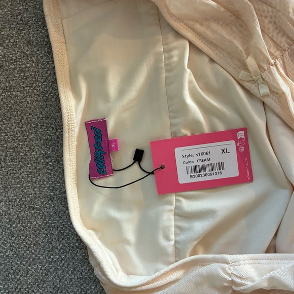 NWT Edikted Oceana Cream Mini Skirt with Slit Y2K Coquette Minimal Extra Large - Picture 5 of 9